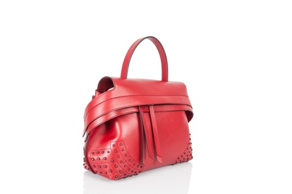 romanticni-i-trendy-pokloni-na-policama-xyz-premium-fashion-storea