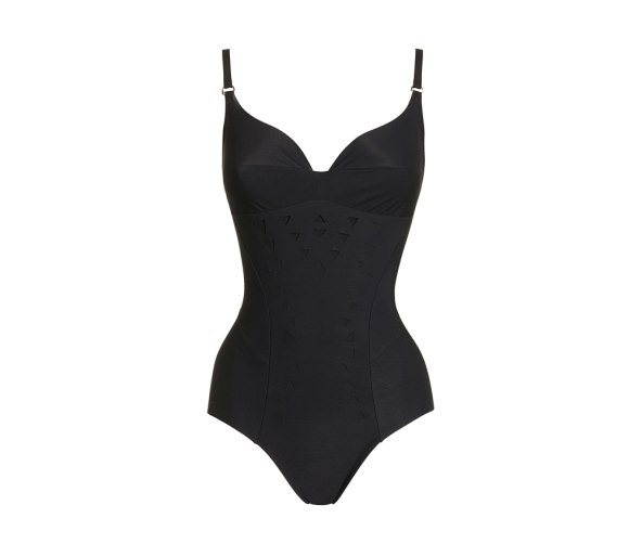 naomi-campbell-i-yamamay-zavode-senzualnom-ljetnom-kolekcijom