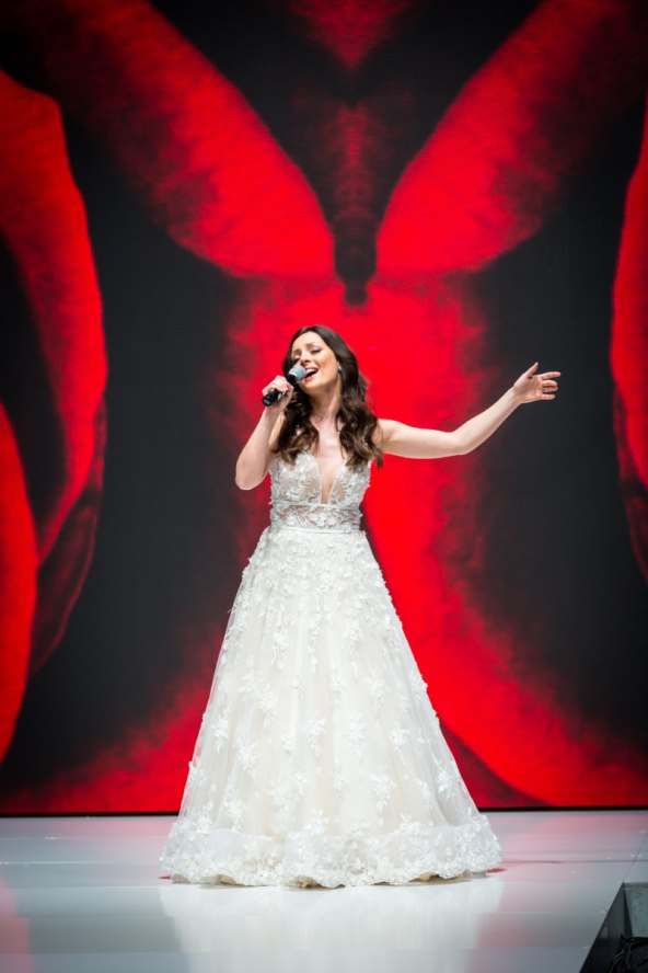 domace-zvijezde-zablistale-na-humanitarnoj-reviji-zagrebackog-sajma-vjencanja