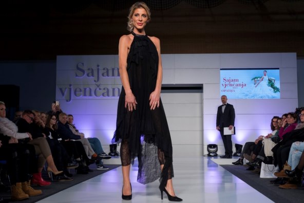 Ivana Paris završila na hitnoj