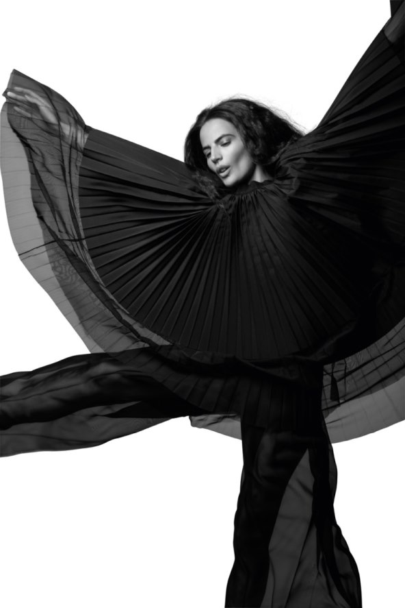 kako-se-helena-sopar-snasla-u-ulozi-visoke-svecenice