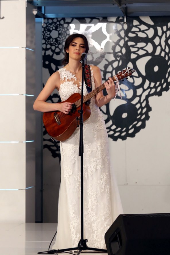 Mia Dimšić iskopirala haljinu Taylor Swift