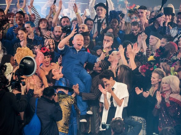 novi-broj-elle-casopisa-donosi-savrsenu-dozu-mode-bunta-i-inspiracije