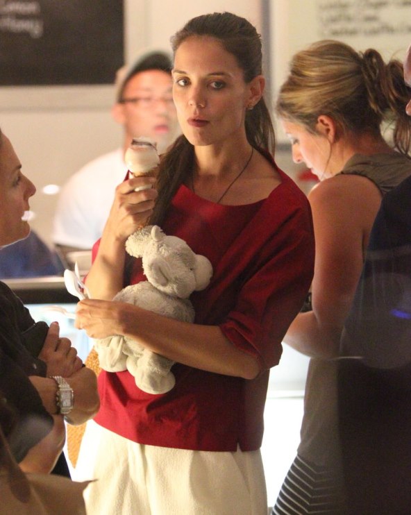 Katie Holmes na Tomov 50. rođendan izvela Suri na sladoled