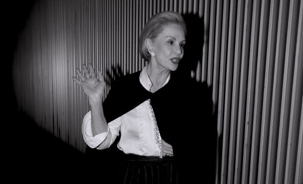 Les célébrités arrivent au défilé de mode Carolina Herrera au mu.jpeg