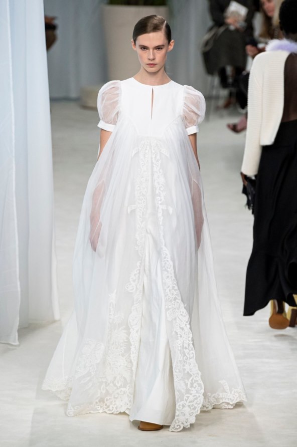 pronasli-smo-savrsene-dizajnerske-modne-kombinacije-koje-kao-da-su-izasle-iz-serije-bridgerton