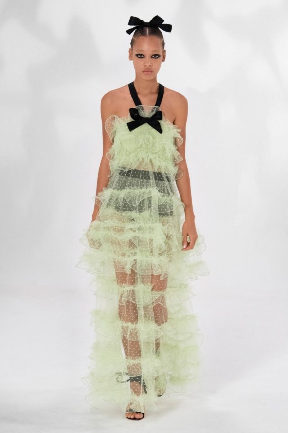 green-botanical-modni-zacin-za-uzvanice-ali-i-ne-klasicne-mladenke-u-2021