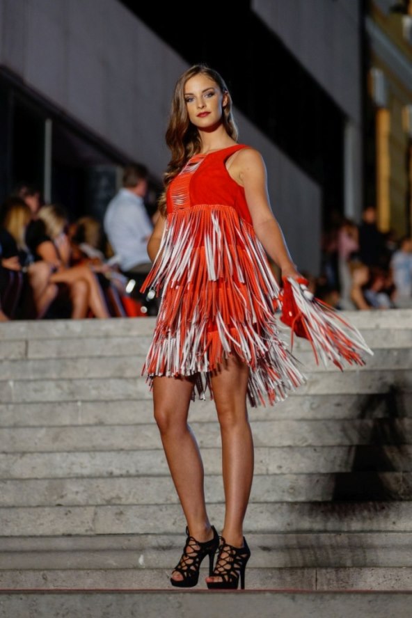 glamurozna-manifestacija-privukla-mnostvo-zaljubljenika-u-modu