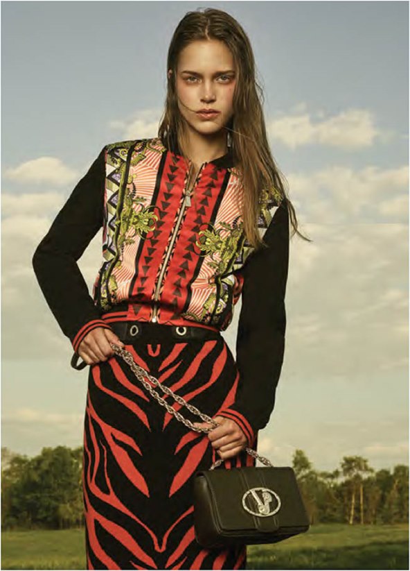 versace-jeans-accessories-ekskluzivno-u-the-core-storeovima