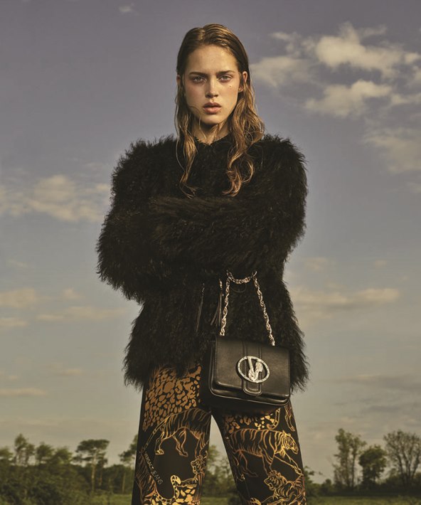 versace-jeans-accessories-ekskluzivno-u-the-core-storeovima