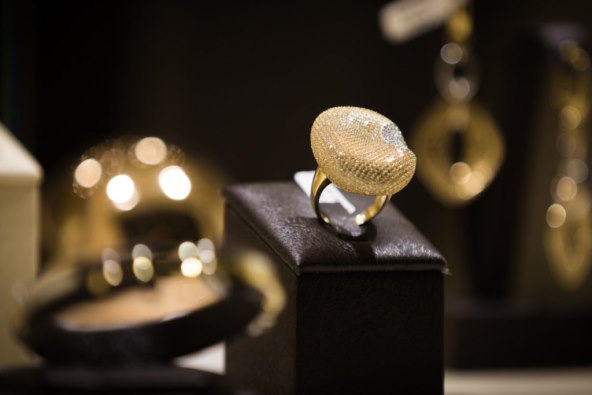 dvadeseta-godisnjica-zlatarnice-prahir-obiljezena-otvorenjem-poslovnice-u-avenue-mallu