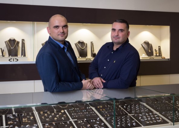 dvadeseta-godisnjica-zlatarnice-prahir-obiljezena-otvorenjem-poslovnice-u-avenue-mallu