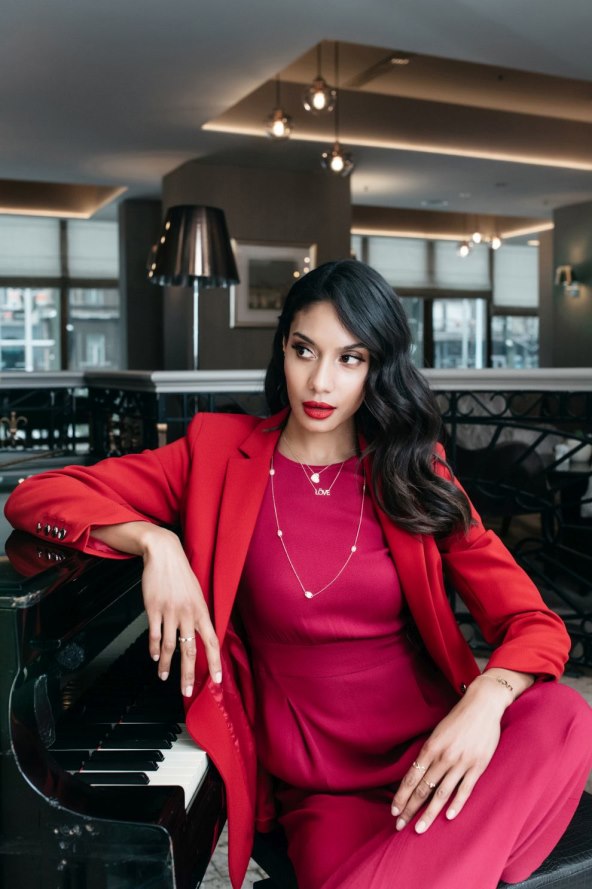 romansa-okupana-zlatnom-ljubavi