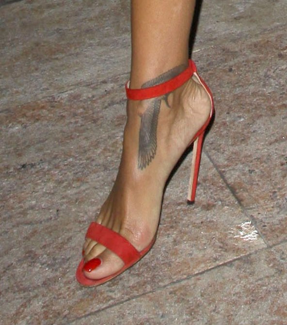 Rihanna, kraljica (ne)ukusa, otvorila svoj ormar s cipelama