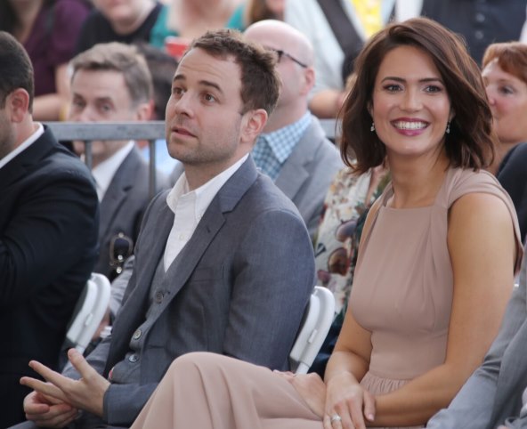 ovo-su-slavni-parovi-koji-su-vezu-zapoceli-na-malo-drugaciji-nacin