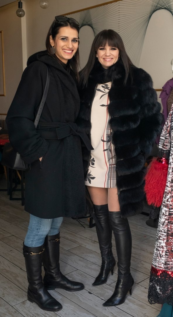 Ivana Delač i Nina Slamić Gudeljević poziraju na fotografiji