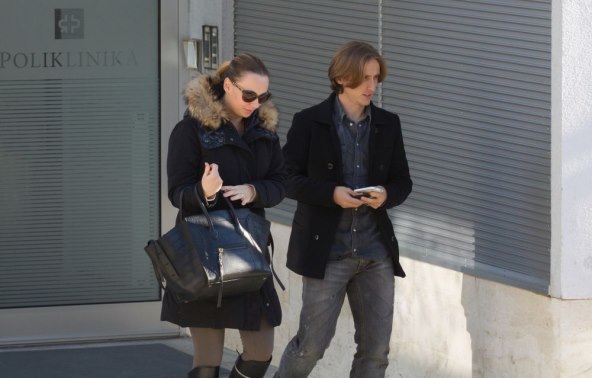 Luka Modrić i Vanja Modrić snimljeni na ulici