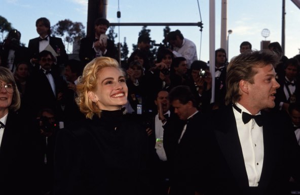 Kiefer Sutherland i Julia Roberts na crvenom tepihu.