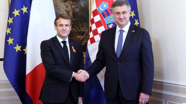 Emmanuel Macron je došao u službeni posjet Hrvatskoj, a Andrej Plenković ga je dočekao sam, bez supruge Ane Maslać.