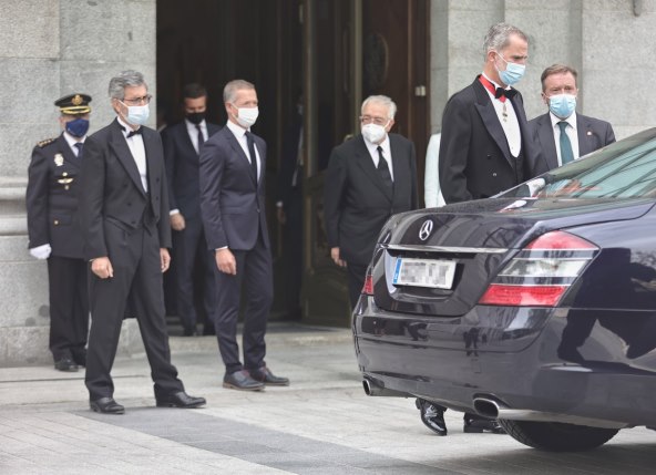 Kralj Felipe VI. se trudi popraviti ugled njegove obitelji nakon skandala njegova oca Juana Carlosa I. i sestara.