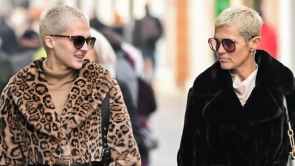 Majka i kćer na špici u bundama