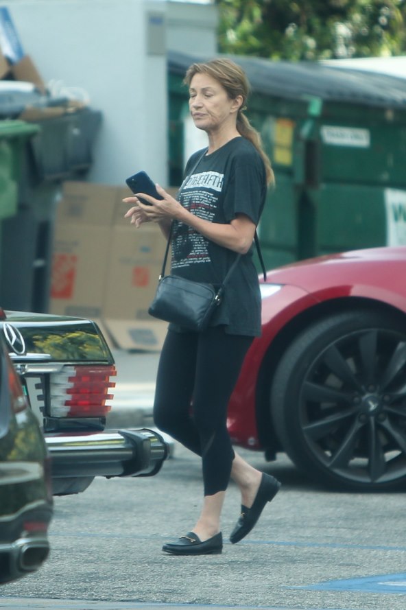 Jane Seymour ležerno obučena otišla u trgovinu