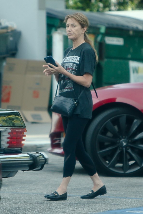 Jane Seymour ležerno obučena otišla u trgovinu