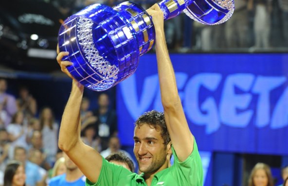 Marinu Čiliću djevojka Kristina čestitala zagrljajem 