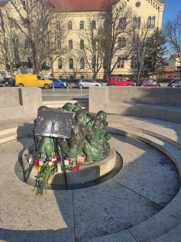 Odavanje počasti Akiju Rahimovskom kod HNK