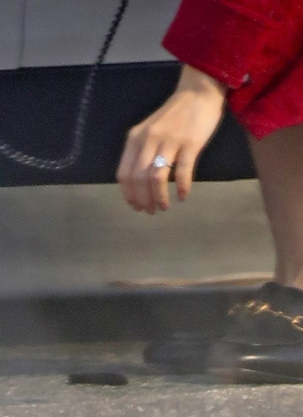 Macaulay Culkin i Brenda Song su u vezi od 2017. i imaju sina Dakotu.