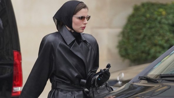 Julia Fox izlazila je u klubove s 14, a oduvijek je u vezama s milijarderima