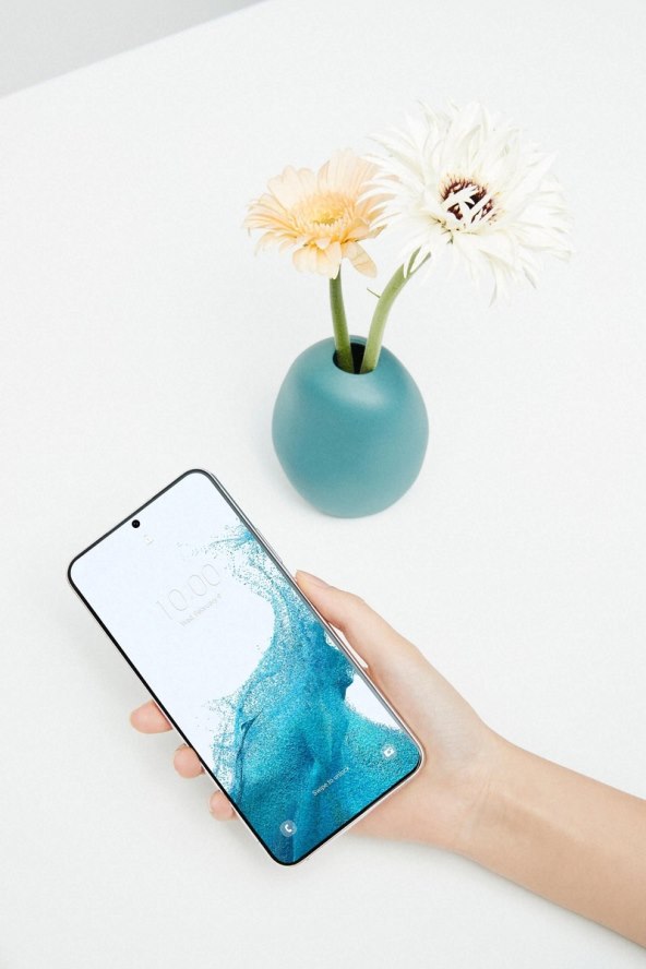 Galaxy S22 Plus_front(1).jpg