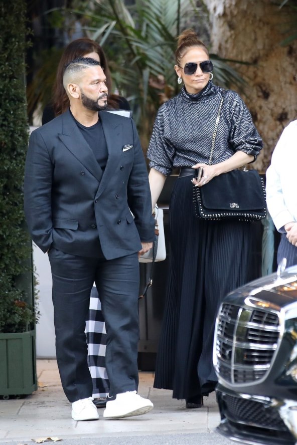 Jennifer Lopez u društvu menadžera Bennija Medine