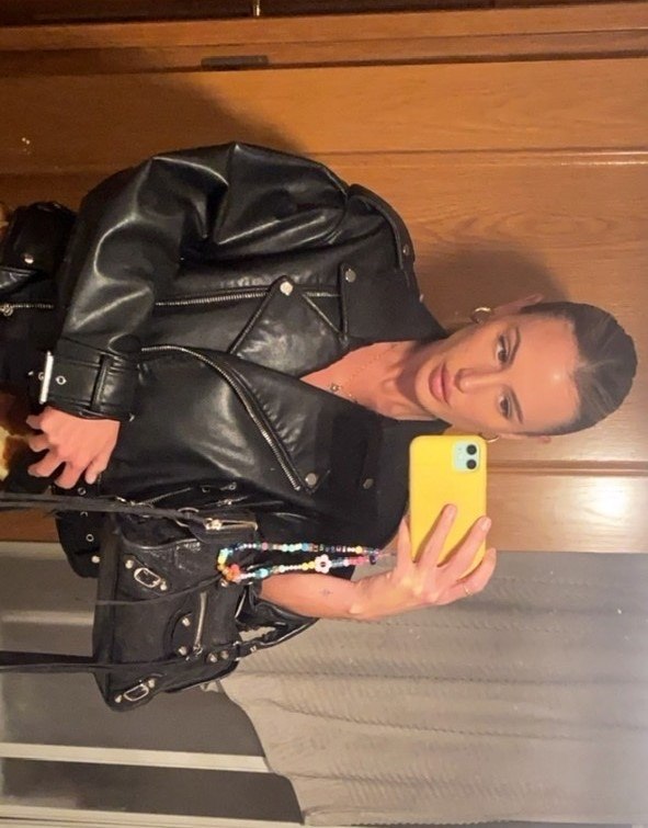 Luna Bizovičar kći je poznate domaće avangardne umjetnice Ivane Popović