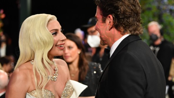 Susret Lady Gage i Bradleya Coopera na nagradama SAG.jpg