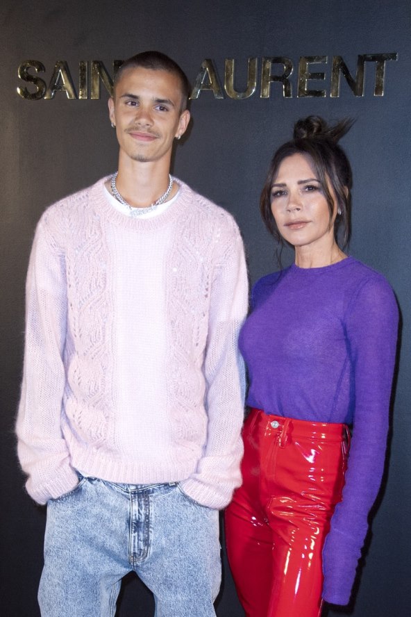 Victoria Beckham i Romeo Beckham zajedno su stigli na pariški Tjedan mode