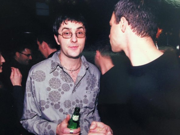 MODNI STIL PRIJE LEJLE Iskopali smo kako je Tarik Filipović izgledao prije 25 godina