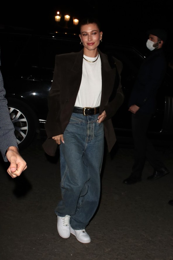 Hailey Bieber u kombinaciji koja je idealna za proljeće