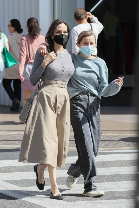 Angelina Jolie se udebljala nekoliko kilograma