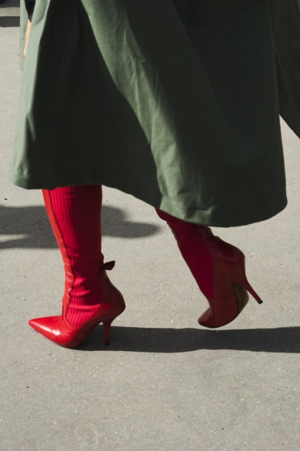 Kakve modne dodatke nose fashionistice na ulicama Pariza