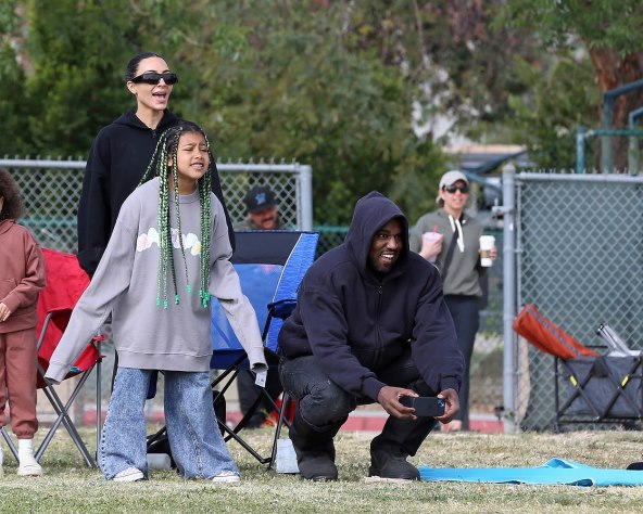 Kim Kardashian i Kanye West na utakmici sina Sainta