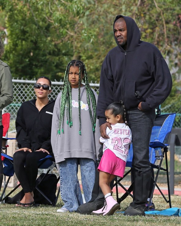 Kim Kardashian i Kanye West na utakmici sina Sainta