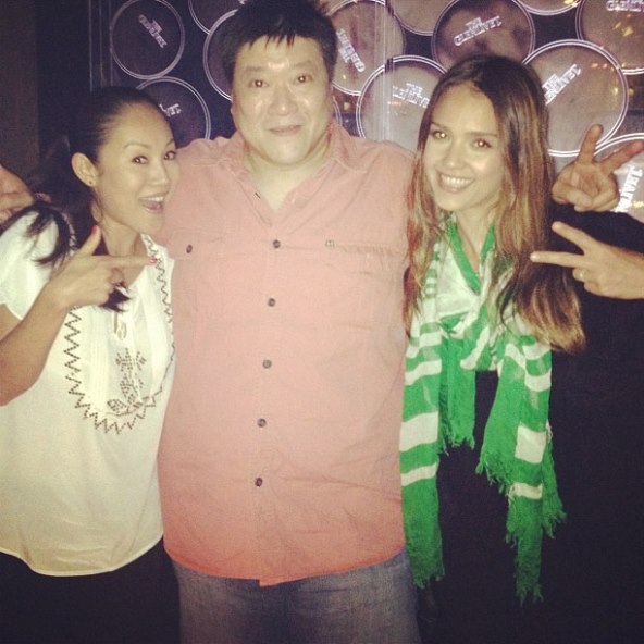 I Jessica Alba koristi popularni Instagram dok se zabavlja u Kini