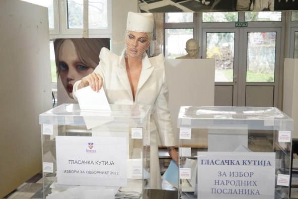 Jelena Karleuša izašla na izbore