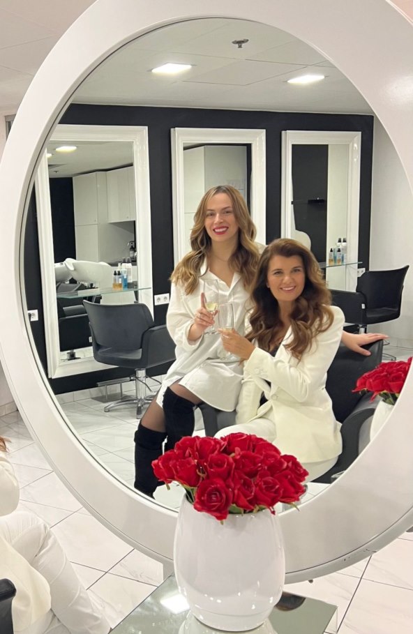 Ivana Mišura Vlaović i Jadranka Pezo u studiju Marcela.jpg