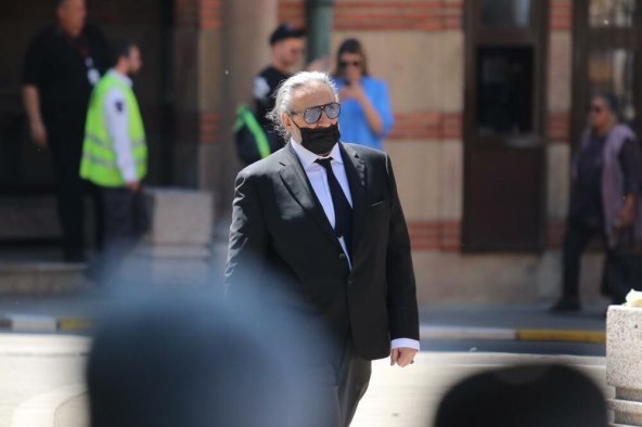 Nikolina Ristović i Miša Grof na sprovodu Vidoja Ristovića