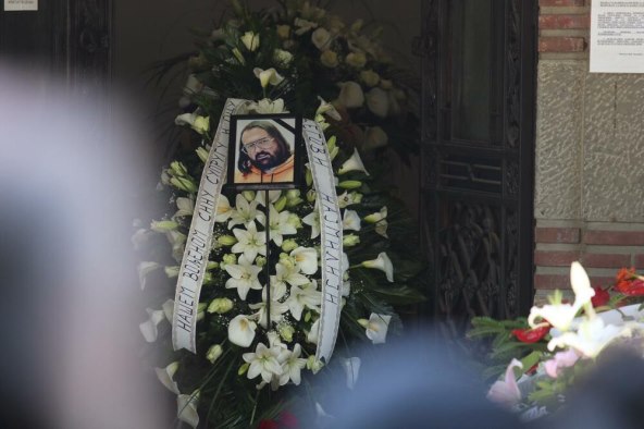 Nikolina Ristović i Miša Grof na sprovodu Vidoja Ristovića