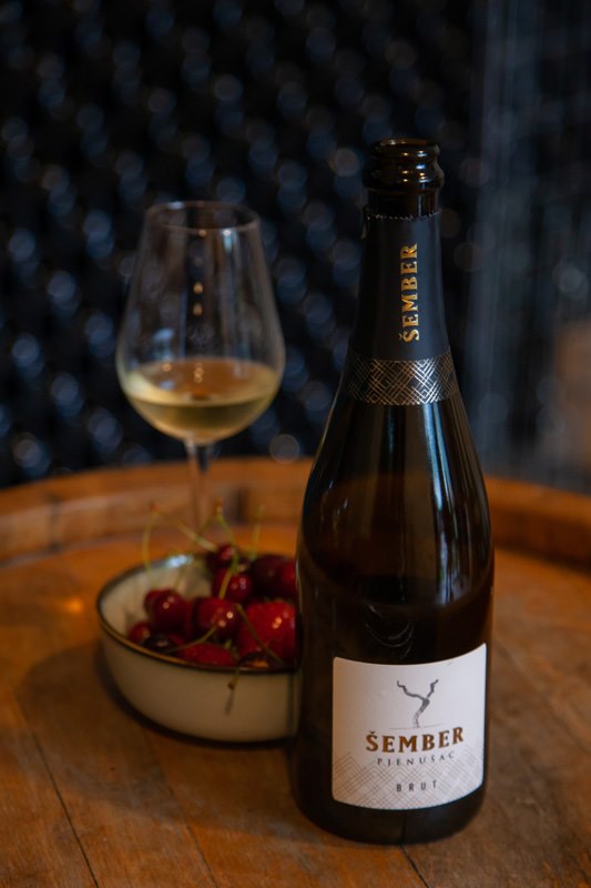 VINARIJA ŠEMBER_PJENUŠAC.jpg