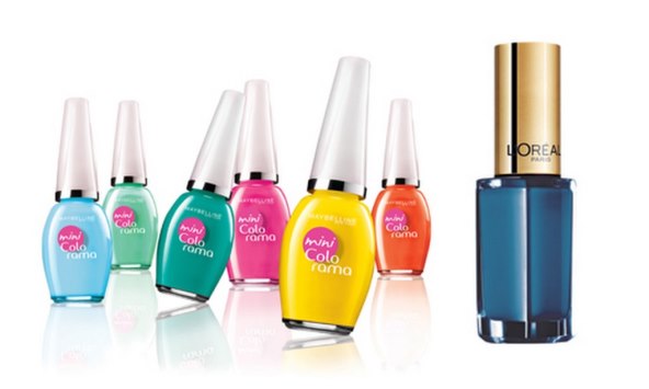 Svi nose: plavi lak za nokte 