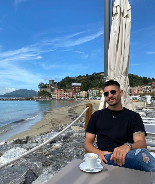 Martin Erlić igrač je hrvatske nogometne reprezentacije